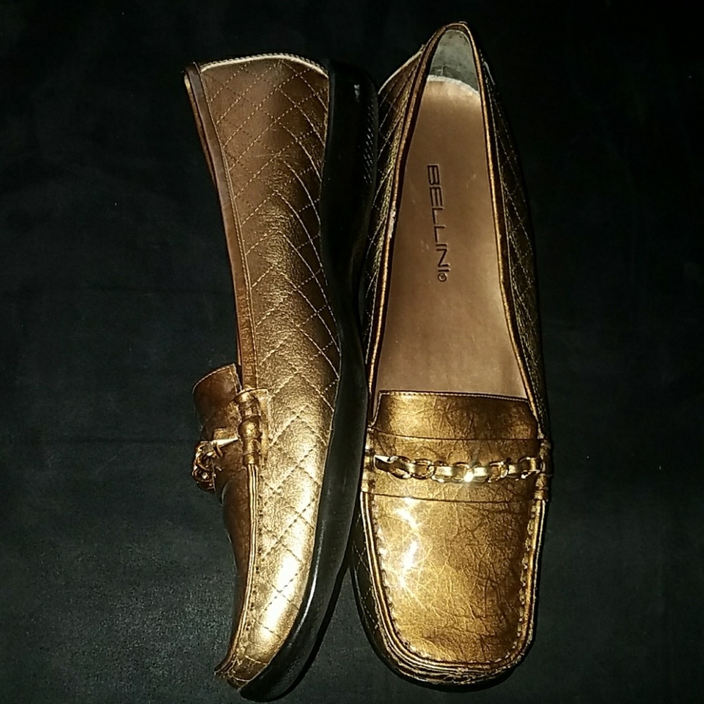 Ladies flat shoe